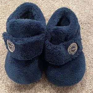 Baby Uggs size 2/3